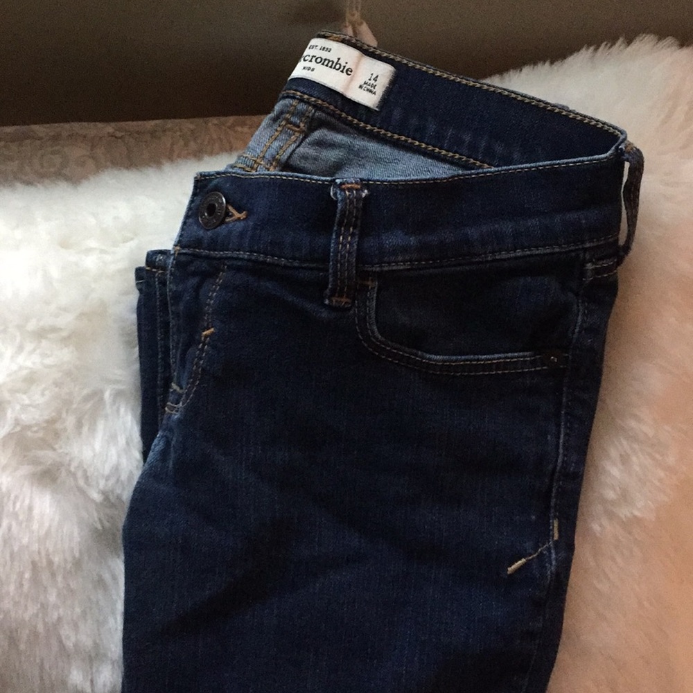 Abercrombie kids straight leg blue jeans